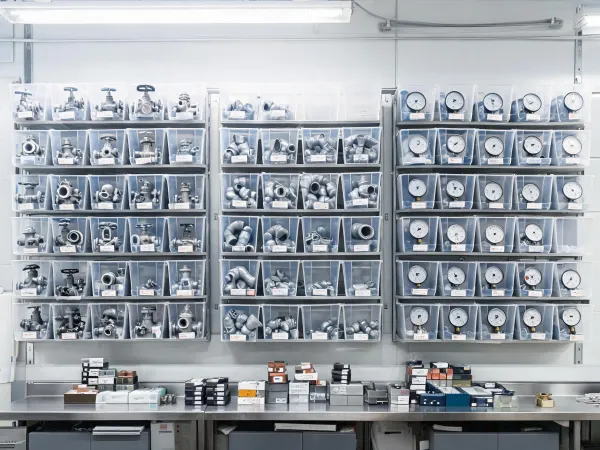 MRO parts counter for valves and fittings